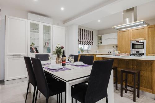 Ta Xbiex 3bed - Prime Location By Homely