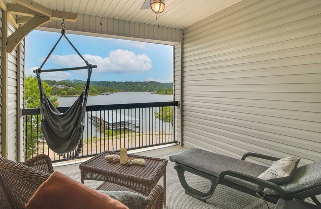 Table Rock Lake Retreat: Steps to Water & Pools!