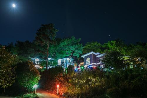 Taean Anmyeondo Geuttaegeu Pension