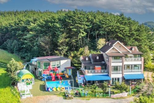 Taean La Luna Spa Pension