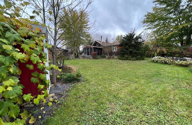 Take it easy at this unique and tranquil country cottage.