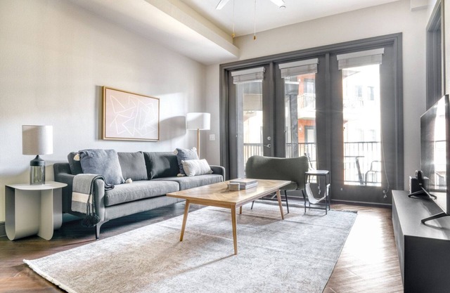 Tasteful Domain 2BR w/Gym, Pool & W/D, nr restaurants, by Blueground