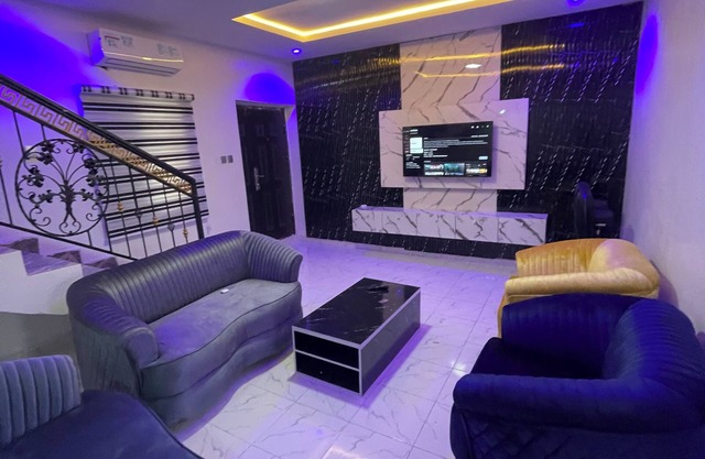 Tastefully furnished 2 bedroom terrace