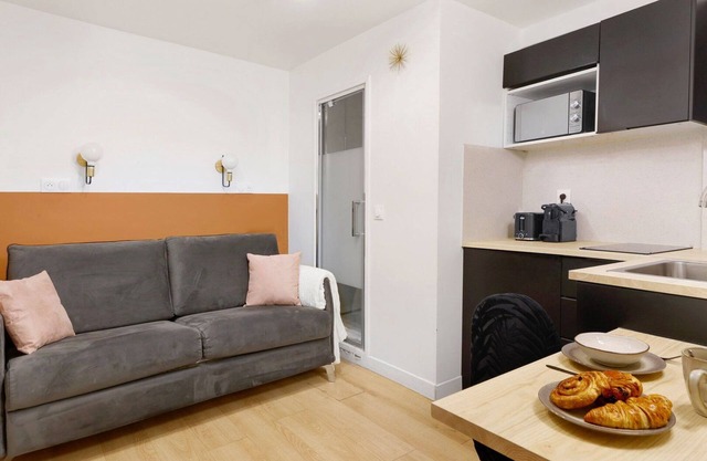 TBS 118 – Bright & Central Studio in Paris 2nd