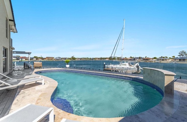 Tecoma 3 - Most Popular Waterfront