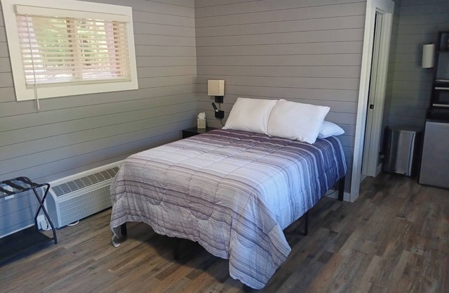 TeePee Room 3- Newly Renovated