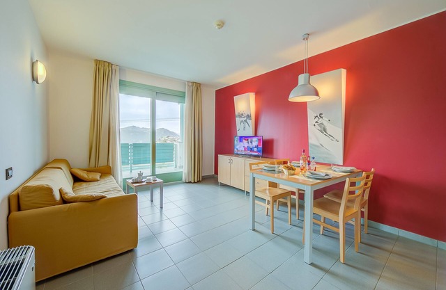 Teleo 106 Ski In - Ski Out 50m, Sestriere, Italy