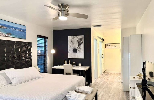 Tempur-pedic King Bed, Private Suite at Cape Coral