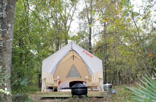 Tentrr State Park Site - Louisiana Fontainebleau State Park - Pond View D - Sing