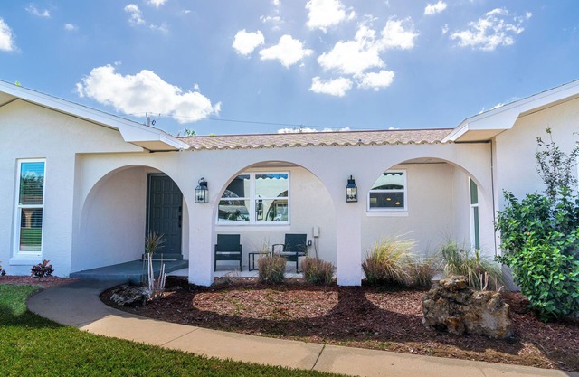 Terrace Haven- 1 mile to beaches