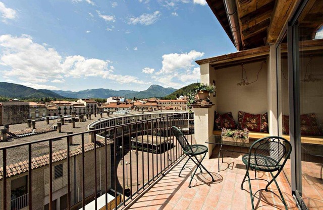 Terrissaire terrace and access to indoor swimming