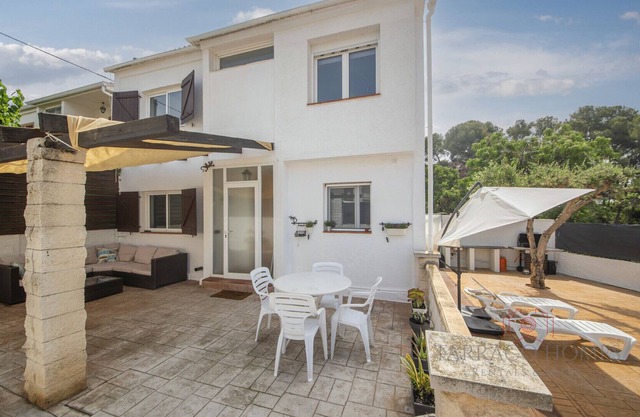 TH124 Ideal modern family house