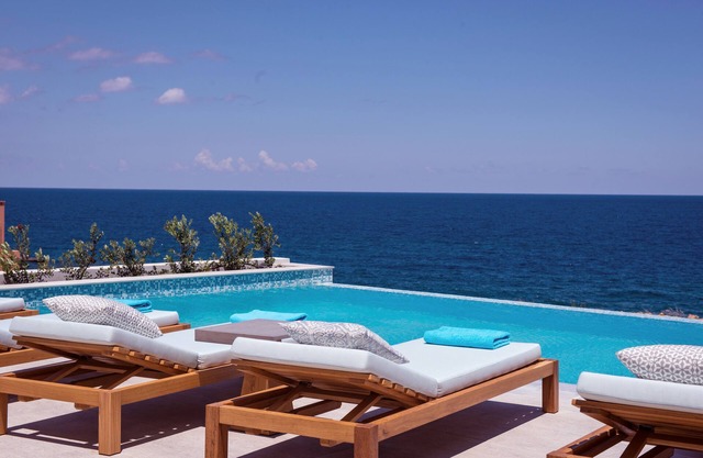 Thalassa Residence, Pool, Spa Whirlpool, Gym, Sauna & SeaViews