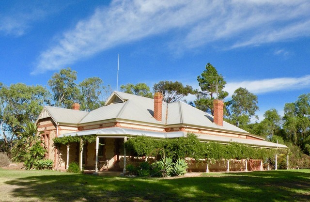 Thalia Getaway Villa - self contained luxury B&B accomodation on 6 private acres