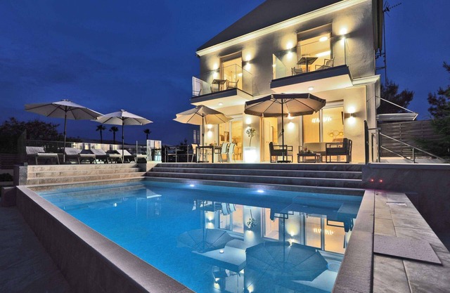 Thalia - Two Bedroom Villa, Sleeps 4