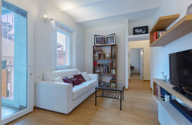 The apartment is located in a historic building in Porta Saragozza, a prestigious area of ​Bologna, at the foot of the hills and at the beginning of the monumental portico of San Luca, the longest in the world, which reaches the Basilica on the Coll