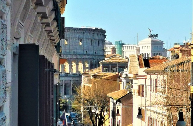 THE BALCONY AT THE COLOSSEUM: 2 BEDROOMS AND 2 BATHROOMS