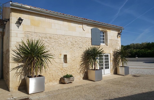 The Barn - 5* stone cottage with own private heated pool - Sleep 6