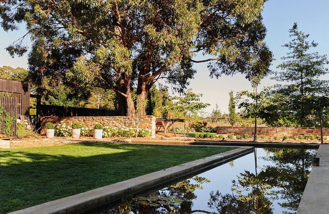 The Barn at Stonewalls - Farm stay in 25 acres In Daylesford