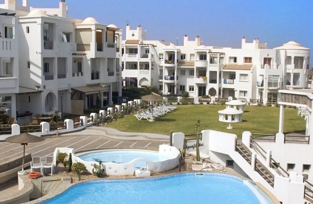 The beach condo : Beach House