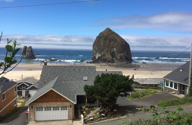 The Best View and Location at Haystack Rock in Cannon Beach