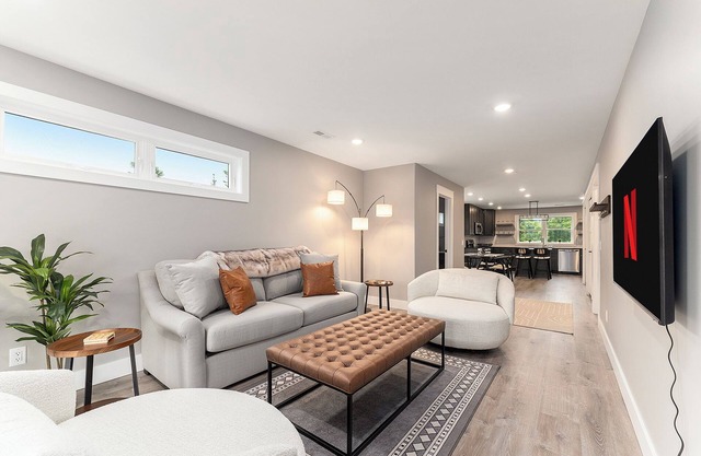 🌲 The Birches ➠ Luxury Condotel in Downtown Lake Leelanau | U4