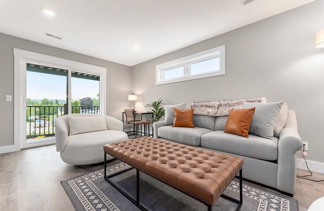 🌲 The Birches ➠ Luxury Condotel in Downtown Lake Leelanau | U5
