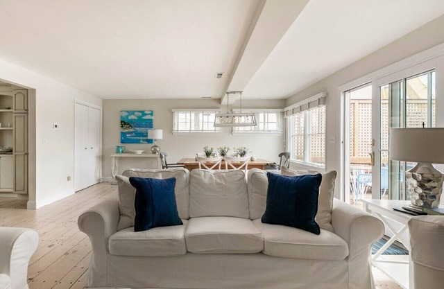 The Boathouse on Five Mile River