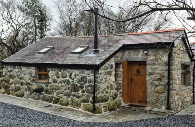 The Bothy a tranquil retreat close to Snowdonia, History! Luxury! Beauty!