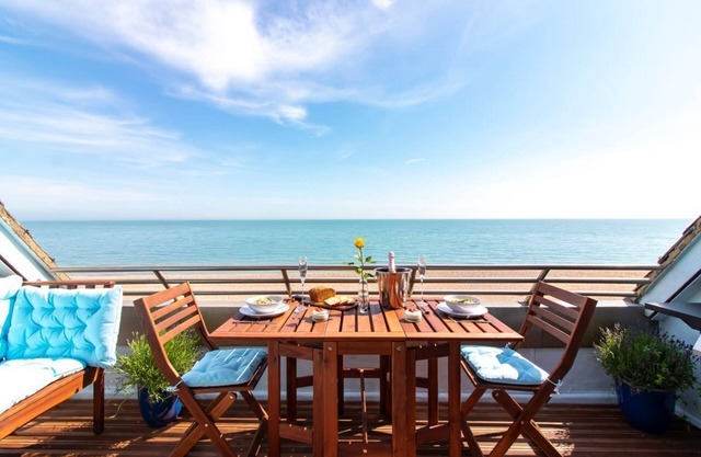 The Breakers - Sea Shell Apartment