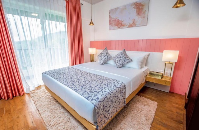 The Breeze Luxury Apartment