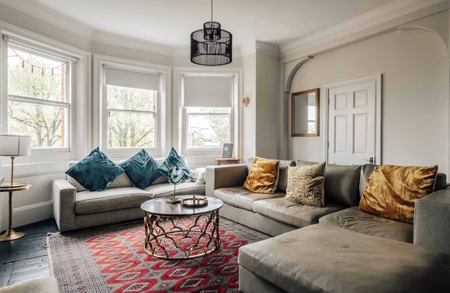 The Brontë Residence: 4BR Penthouse Knightsbridge