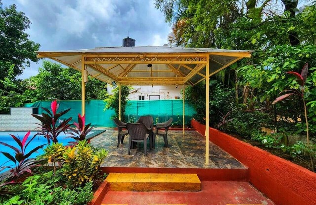 The CELESTE VILLA: Elegant 3BHK Retreat ,Private Pool, Mountain view.