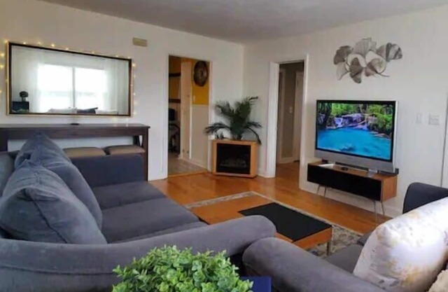 The Charles Home 4 King Beds 2bath 2kitchn 2Living