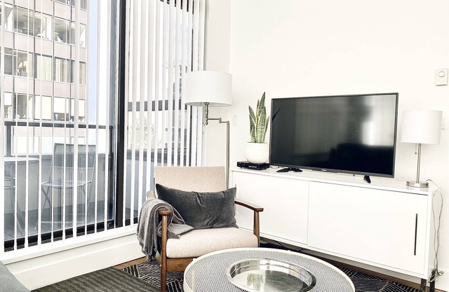 The Charlie Suite by COMFYSUITES