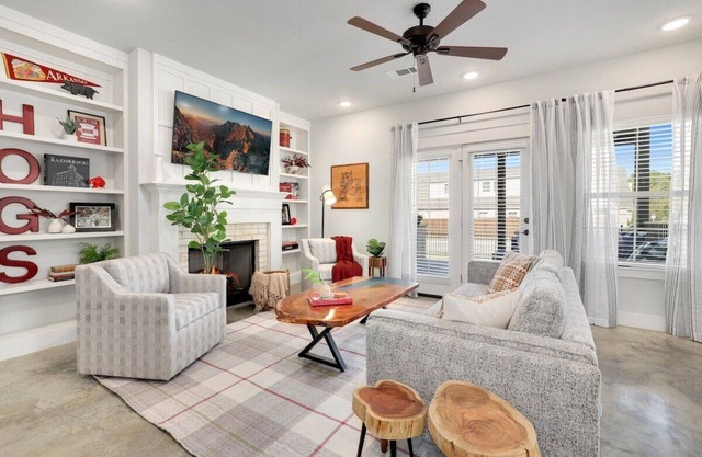 The Collegiate - 4 mi to U of A - MTB Friendly