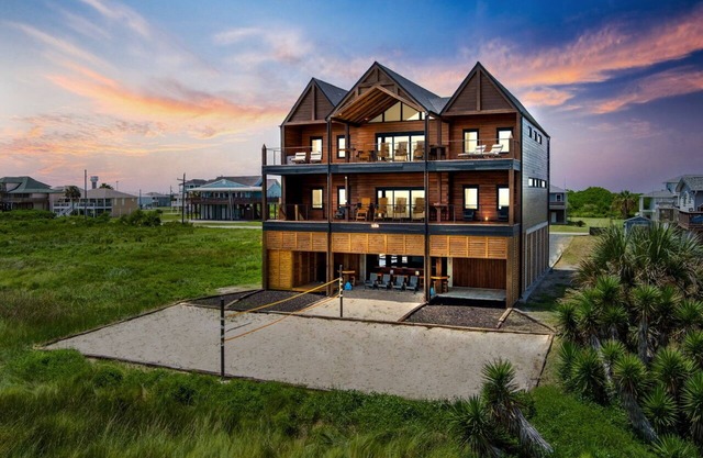 The Coppertone Beach House - Where modern luxury meets the beach!