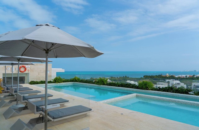 The Double View - Lavish Ocean View Condo