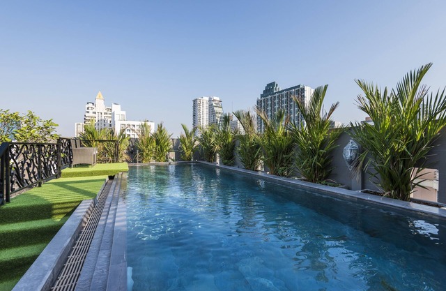 The Elite Thong Lor 25