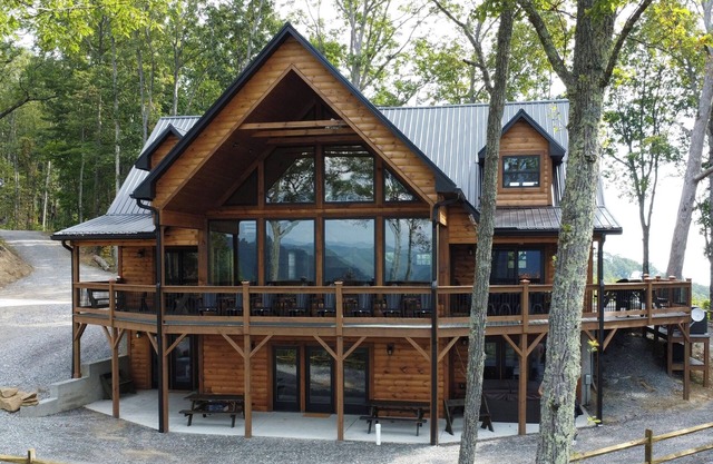The Father’s House- Sister Cabins are 4 Loves Lodge & Serenity Mountain Retreat