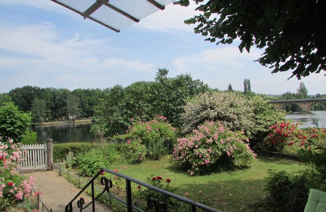 "THE FISHERMAN'S HOUSE" ON THE DORDOGNE SHORE IN TREMOLAT (PROMO)