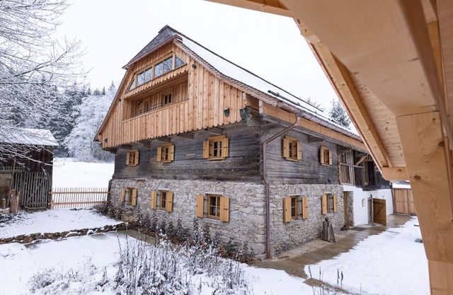 The forester's lodge - historic farm with sauna & pond in the middle of a forest clearing
