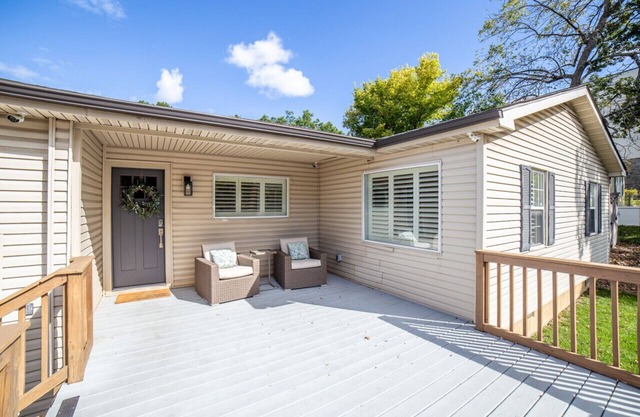 The Garland Getaway - Short Walk to UofA