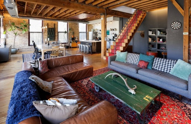 The Grand Kimball Lodge, Logan Square, Sleeps 20 by RedAwning