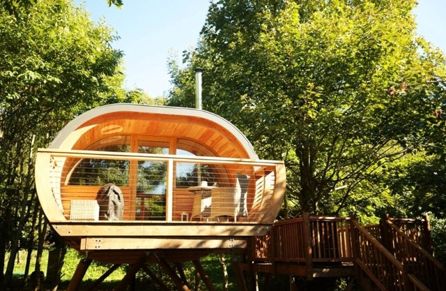 The Hideaway - a unique luxury Treehouse close to Putsborough Beach