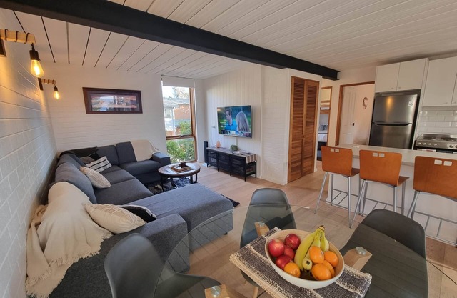 The Hideaway - Lake Views | Bike Storage | Fast Wi-Fi | Central Location | BBQ