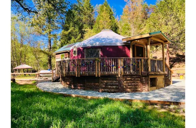 THE HIPPIE SHACK YURT&Tiny house @ PACHAMAMA FARM