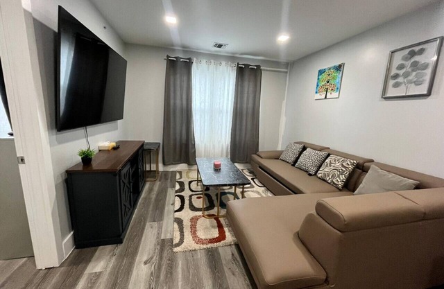 The Homey Suite: 1BR with Luxe Amenities
