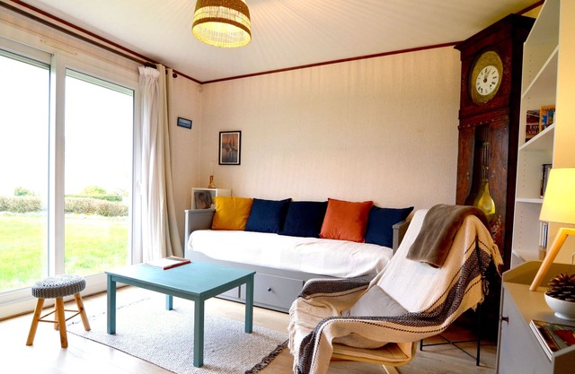 The house of KERMARIA, quiet in the bay of Morlaix