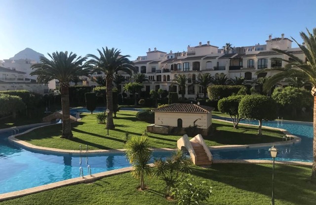 The island of Jávea: the perfect balance between beaches & pool